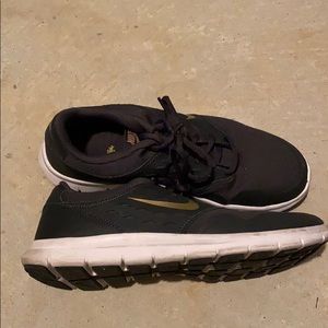 Nike tennis shoes